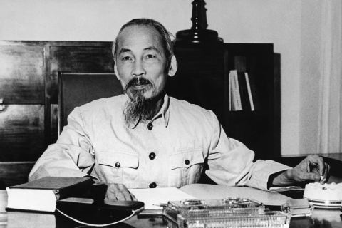 Chuyển đổi từ “học tập” sang “thực hành”: Cách thức triển khai mới trong học tập, thực hành thư tưởng, đạo đức, phương pháp, phong cách Hồ Chí Minh
