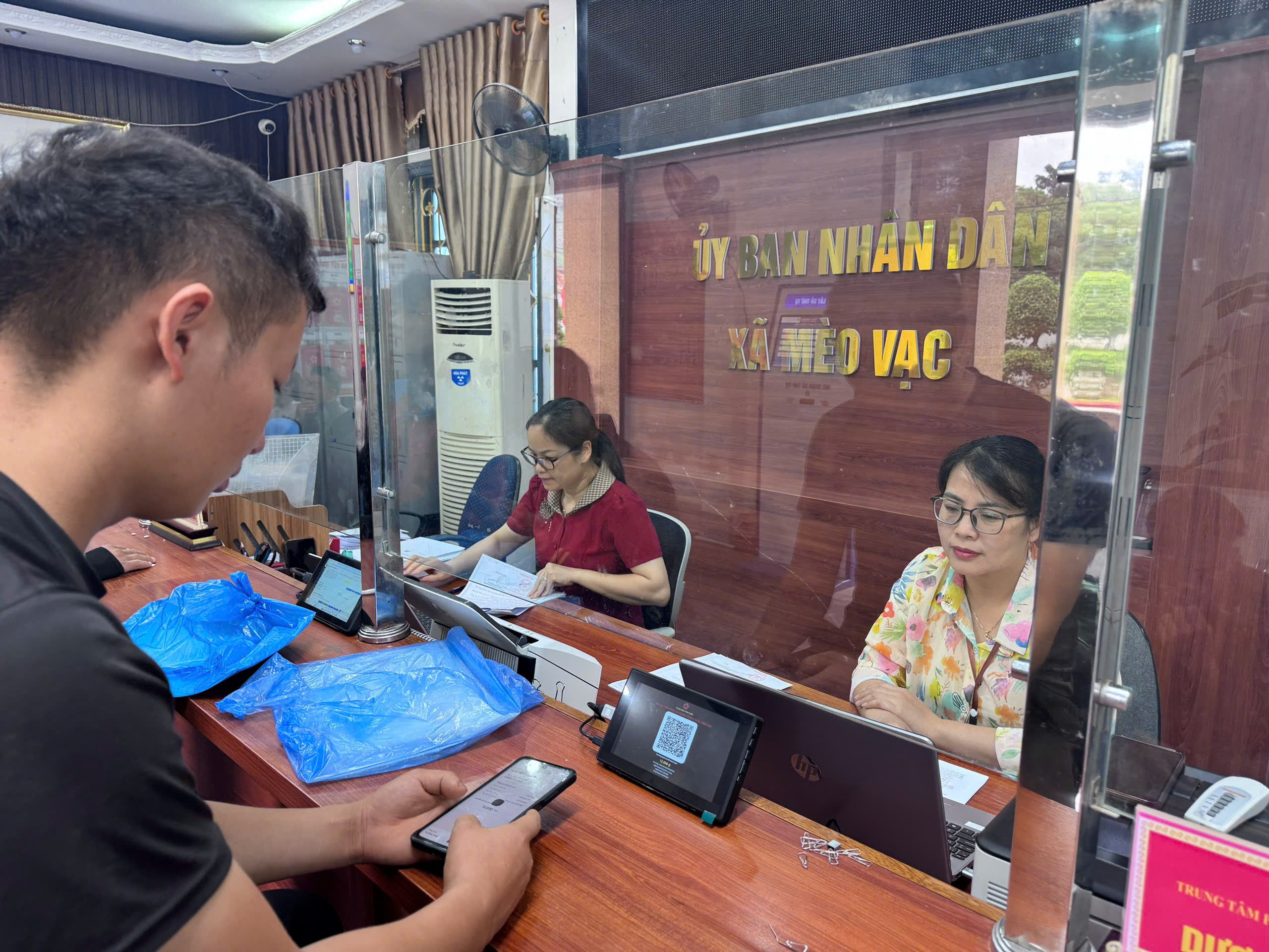 Đẩy mạnh thanh toán điện tử, góp phần xây dựng công dân số ở Mèo Vạc