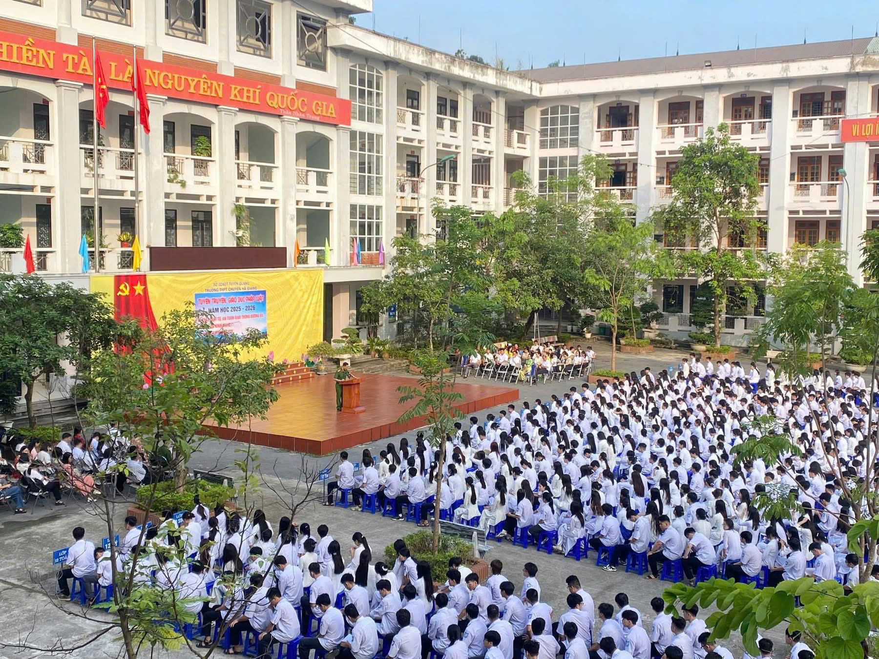 TUYÊN TRUYỀN PHÁP LUẬT CHO HỌC SINH 