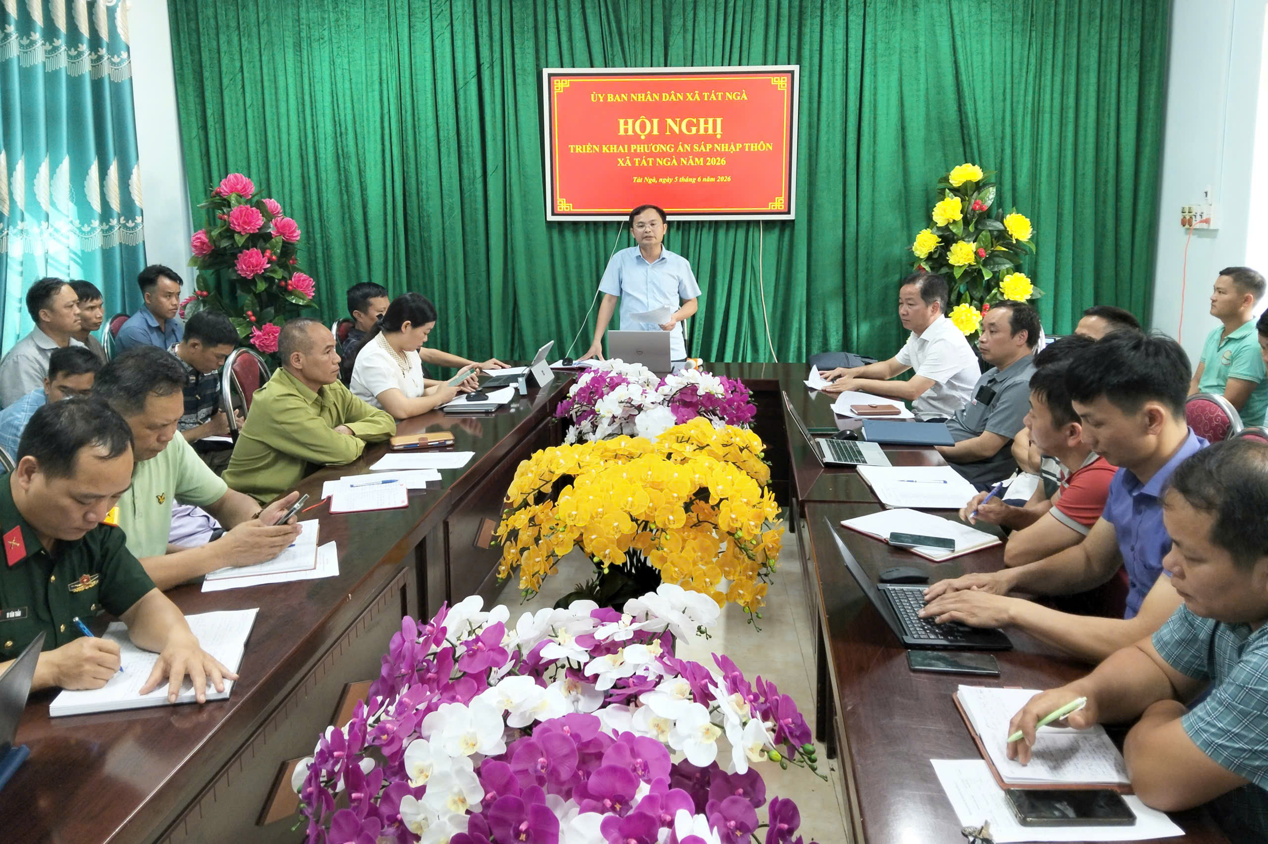UBND xã Tát Ngà tổ chức Hội nghị triển khai phương án sắp xếp thôn trên địa bàn xã