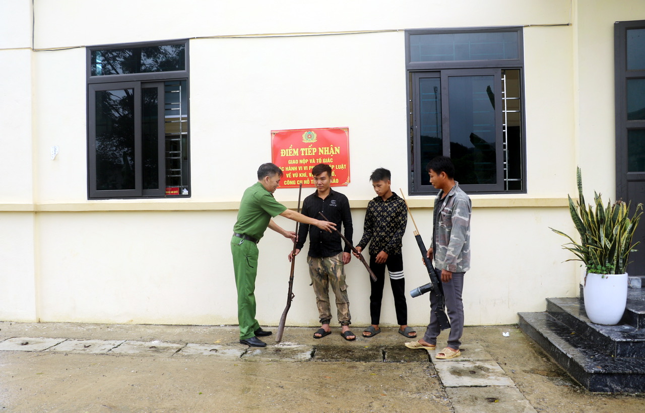 CÔNG AN XÃ BẰNG HÀNH QUYẾT TÂM THỰC HIỆN CAO ĐIỂM THU HỒI VŨ KHÍ, VẬT LIỆU NỔ