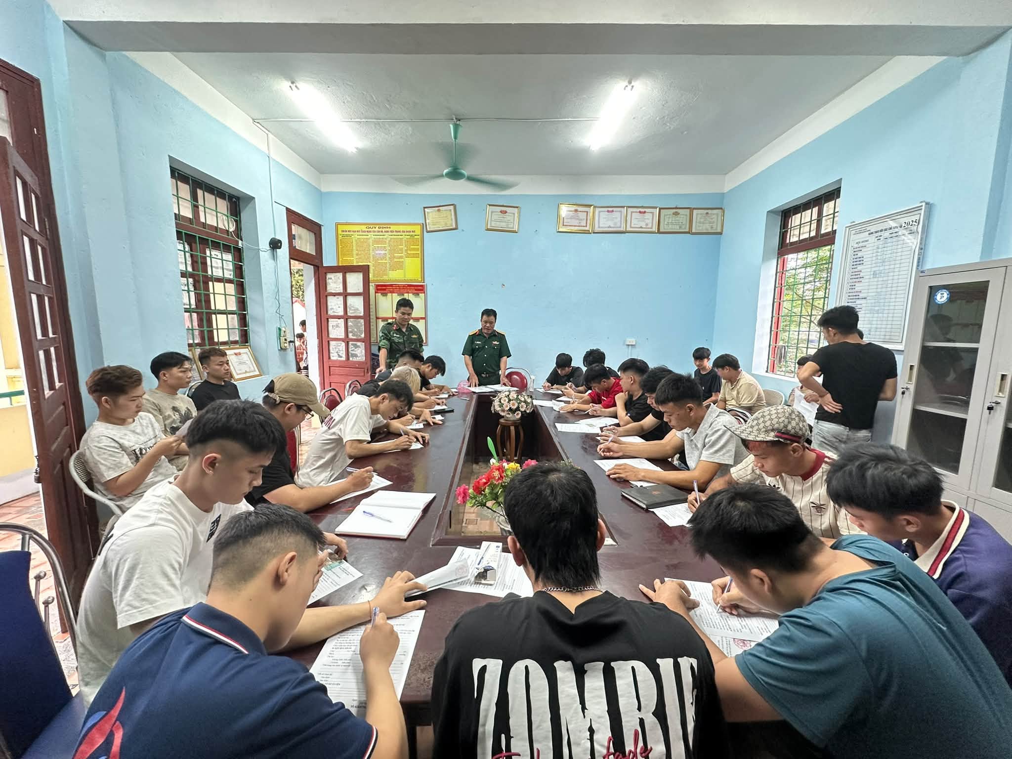 XÃ TÂN TRỊNH TỔ CHỨC SƠ TUYỂN SỨC KHỎE CÔNG DÂN THỰC HIỆN NGHĨA VỤ QUÂN SỰ VÀ NGHĨA VỤ THAM GIA CÔNG AN NHÂN DÂN NĂM 2027