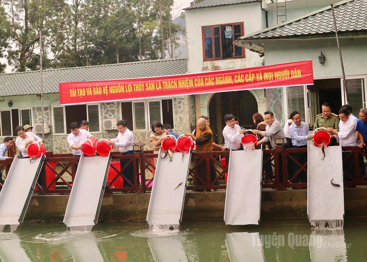 Thả hơn 3,5 tạ cá giống tái tạo nguồn lợi thủy sản