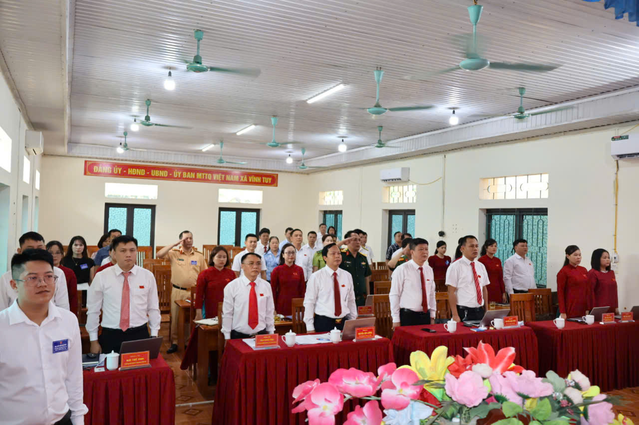 Kỳ họp HĐND ch cờ.jpg