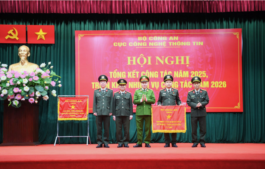 TIẾP TỤC NGHIÊN CỨU, THAM MƯU CÓ HIỆU QUẢ VIỆC THỰC HIỆN QUY HOẠCH ỨNG DỤNG CÔNG NGHỆ THÔNG TIN TRONG CÔNG AN NHÂN DÂN