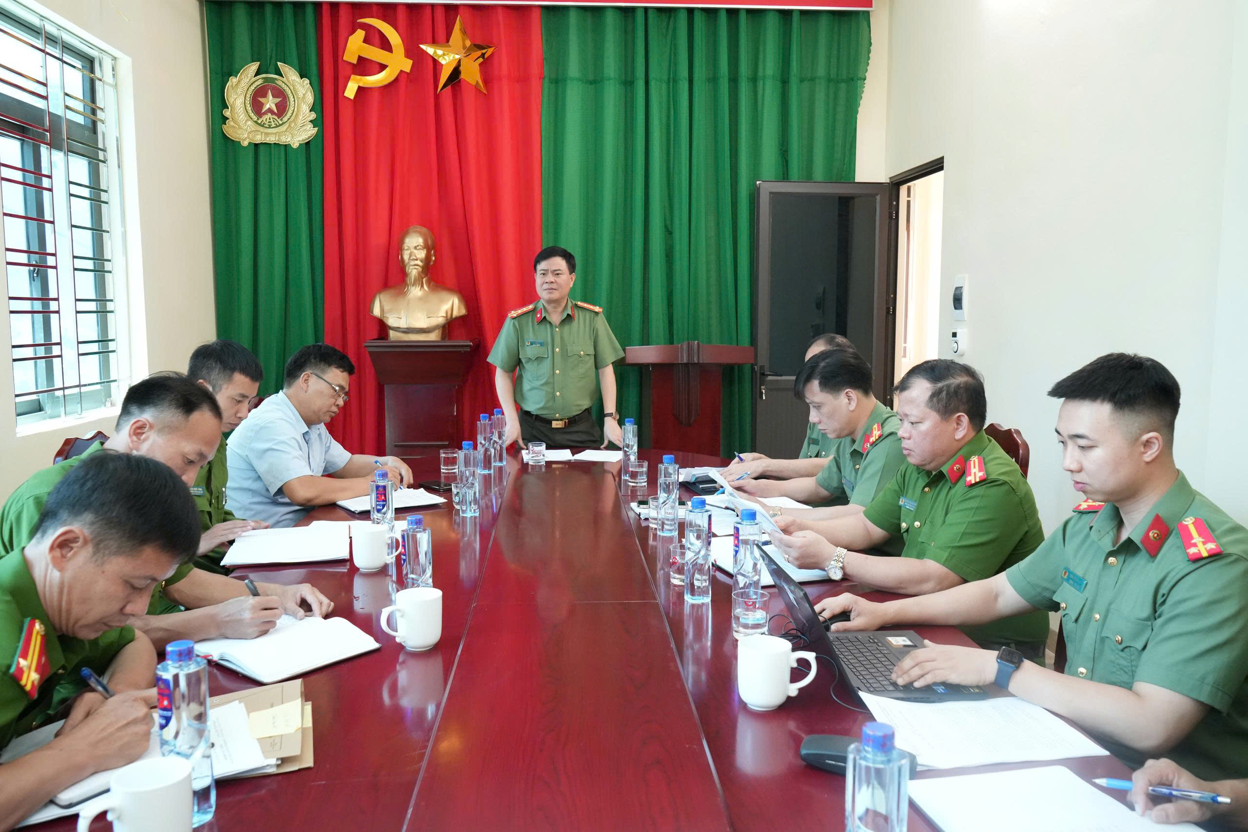 Đoàn công tác số 16 của Ban Thường vụ Tỉnh ủy làm việc tại xã Pờ Ly Ngài và Hoàng Su Phì