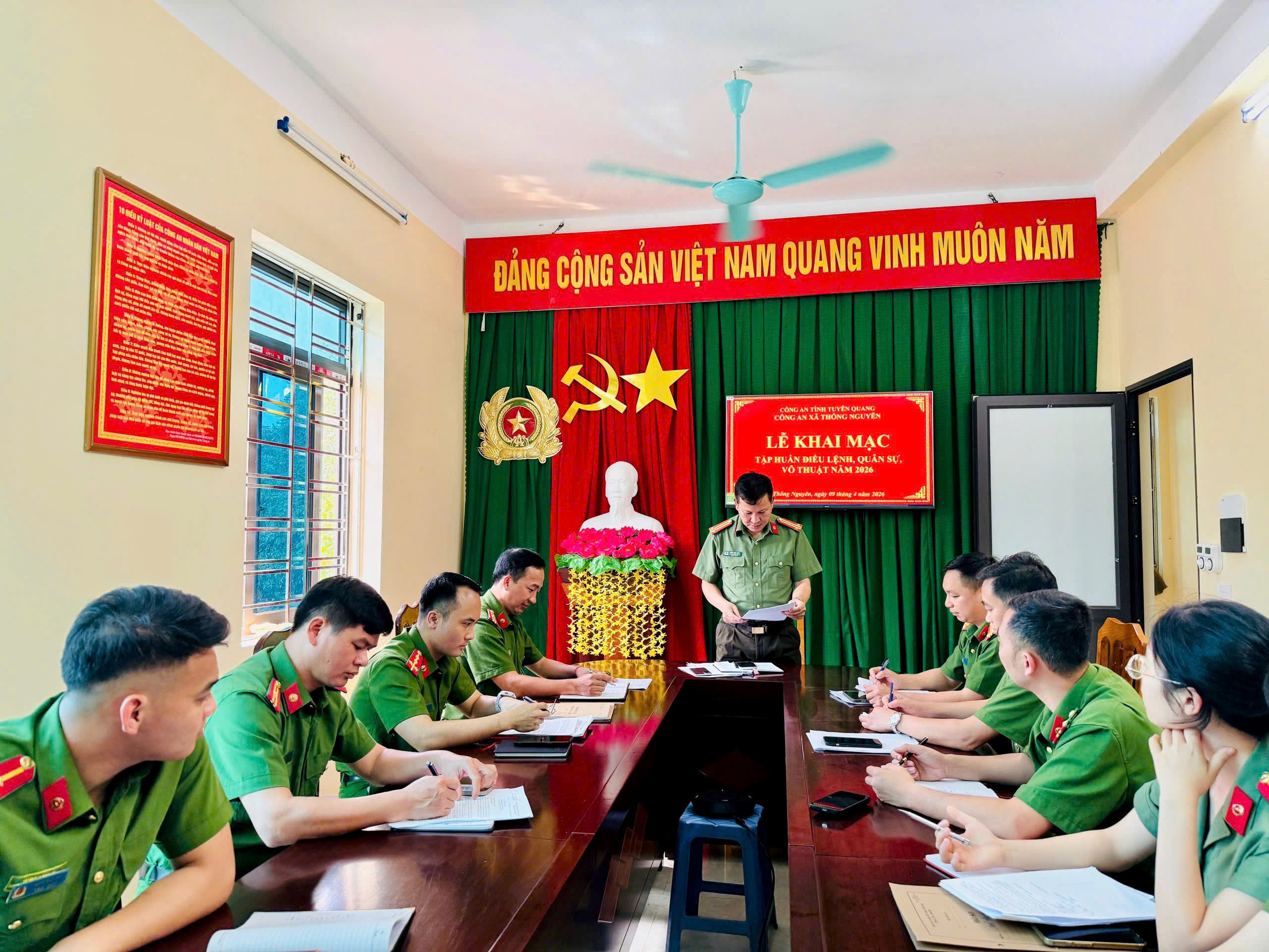 CÔNG AN XÃ THÔNG NGUYÊN KHAI MẠC TẬP HUẤN ĐIỀU LỆNH, QUÂN SỰ, VÕ THUẬT NĂM 2026