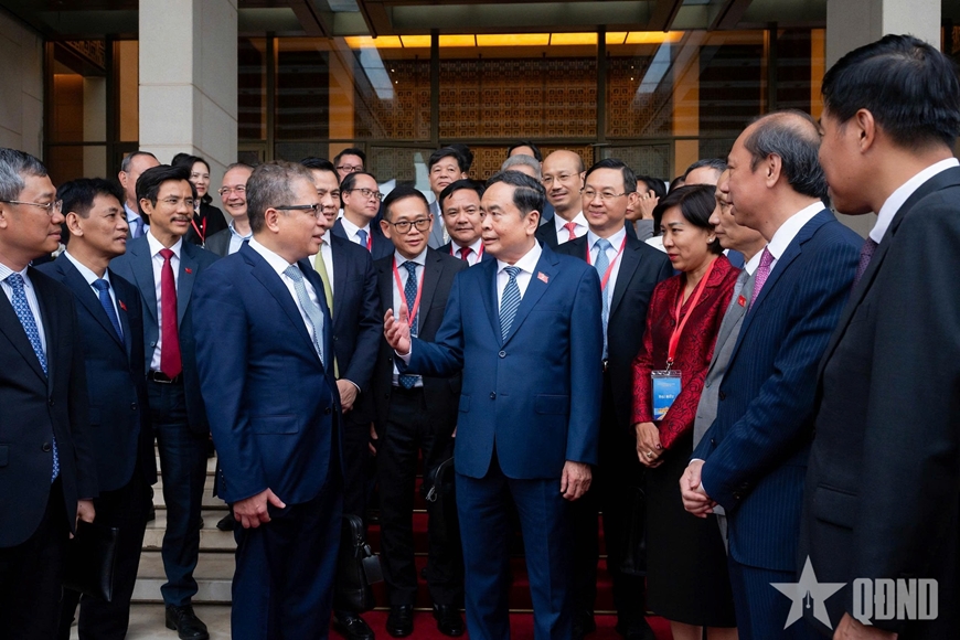 Chủ tịch Quốc hội Trần Thanh Mẫn làm việc với các trưởng cơ quan đại diện Việt Nam ở nước ngoài