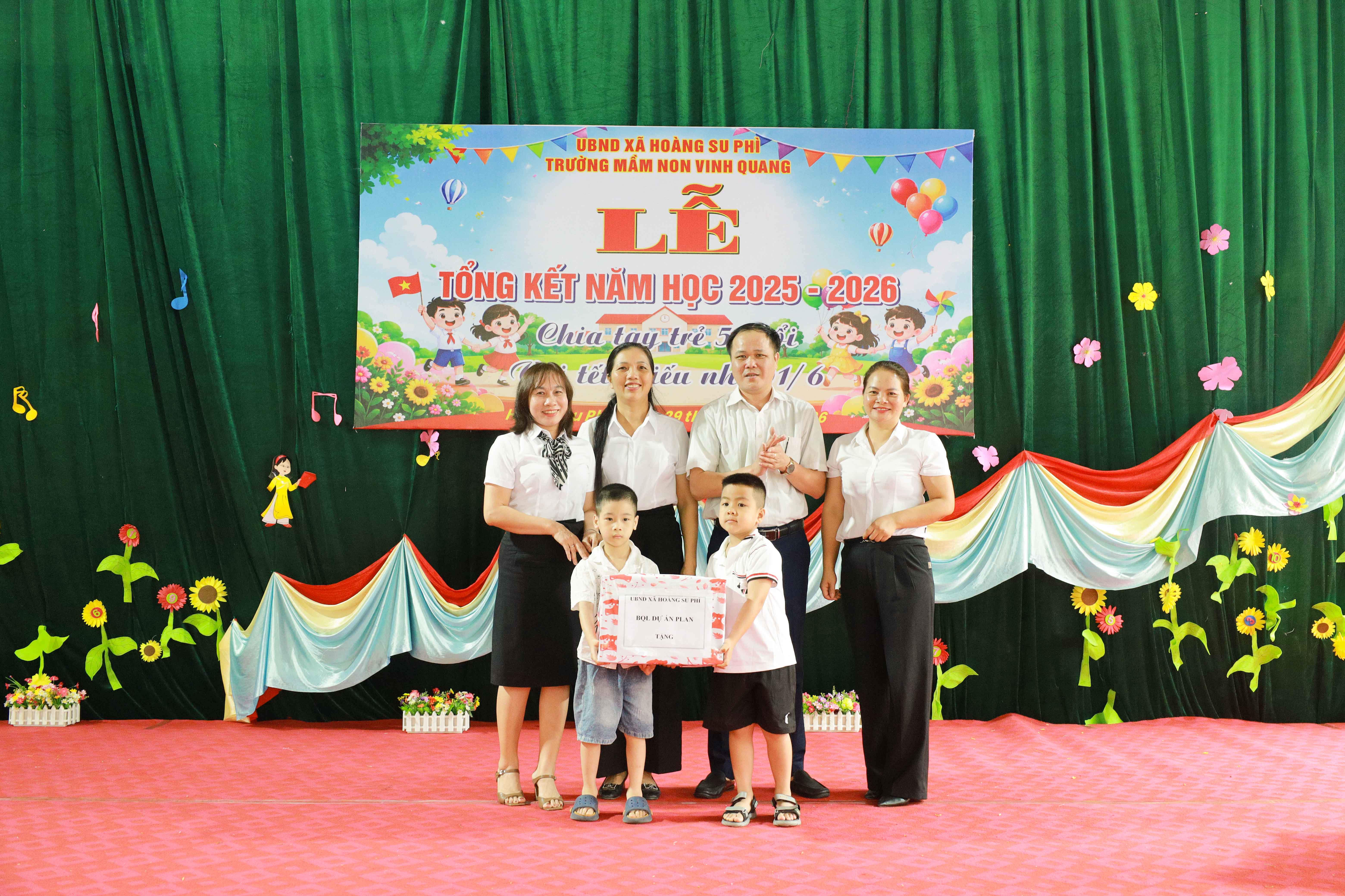 Trường Mầm non Vinh Quang tổ chức Lễ tổng kết năm học 2025 - 2026 và chia tay trẻ 5 tuổi