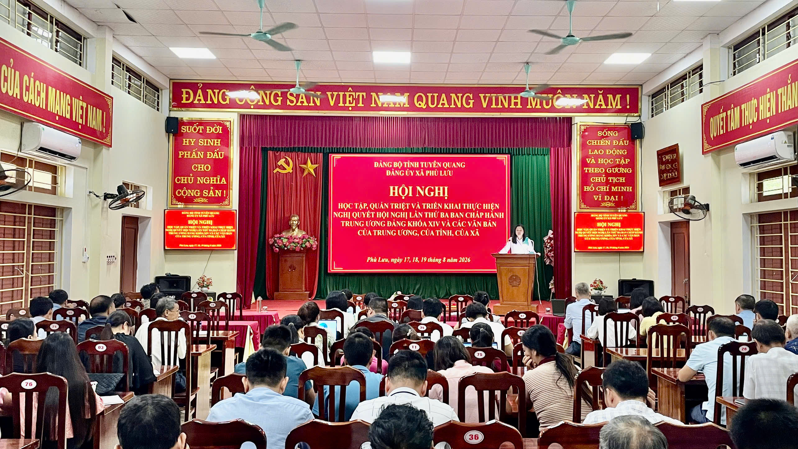 XÃ PHÙ LƯU TỔ CHỨC HỘI NGHỊ HỌC TẬP, QUÁN TRIỆT VÀ TRIỂN KHAI NGHỊ QUYẾT HỘI NGHỊ LẦN THỨ BA BAN CHẤP HÀNH TRUNG ƯƠNG Đ  ẢNG KHÓA XIV