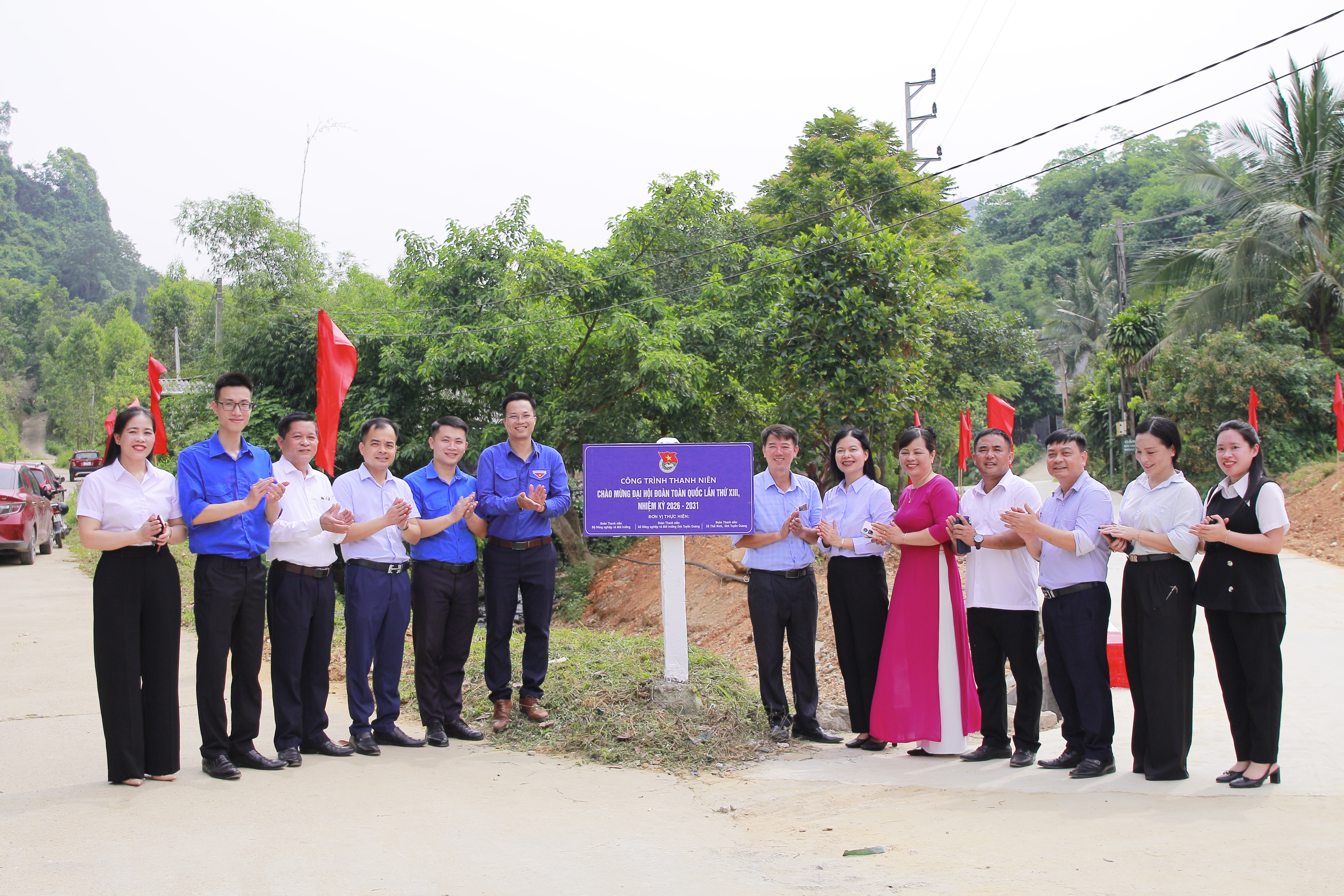 Đoàn Thanh niên Sở Nông nghiệp và Môi trường chung tay xây dựng công trình dân sinh tại xã Thái Bình