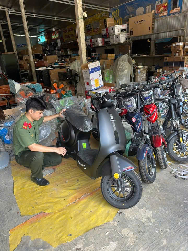 CHỦ ĐỘNG PHÒNG NGỪA CHÁY, NỔ TẠI CÁC CƠ SỞ KINH DOANH, SỬA CHỮA XE ĐIỆN