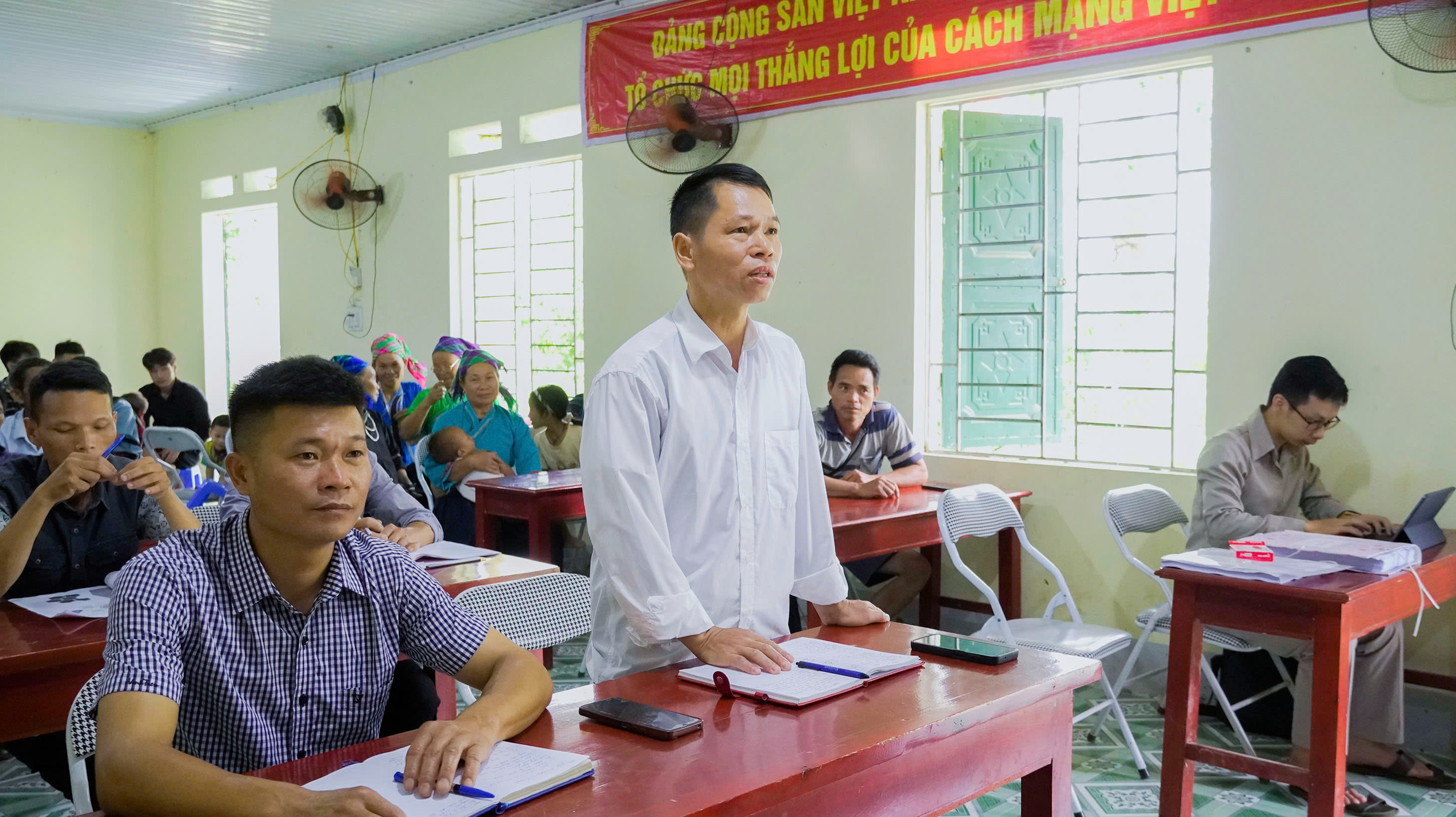 tiếp xúc cử tri thôn táo hạ (1).jpg