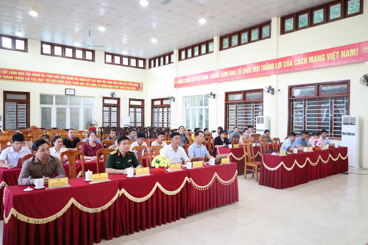 Đại biểu dự gặp mặt.jpg