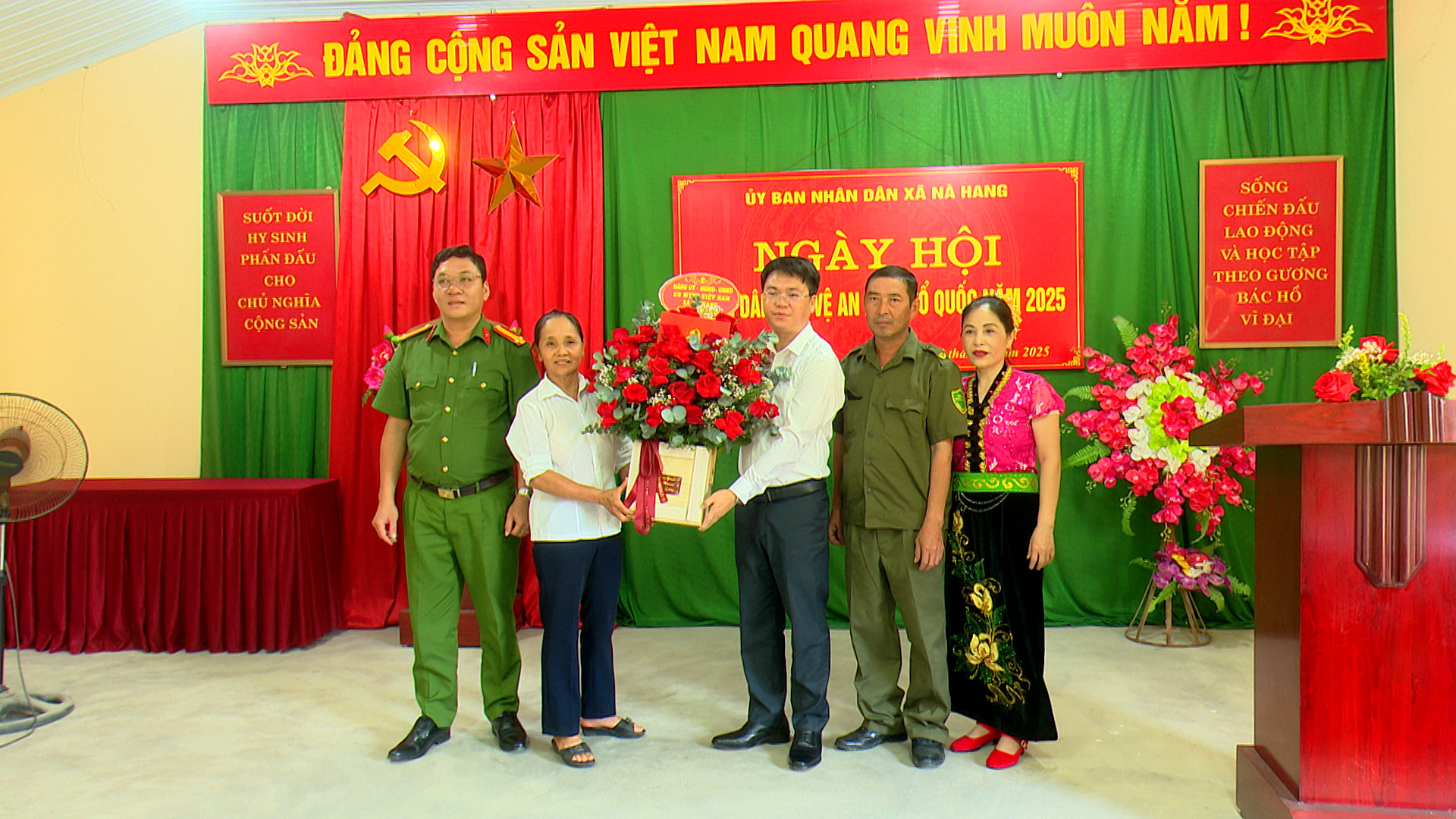 Thôn 10, xã Nà Hang tổ chức Ngày hội Toàn dân bảo vệ an ninh Tổ quốc năm 2025