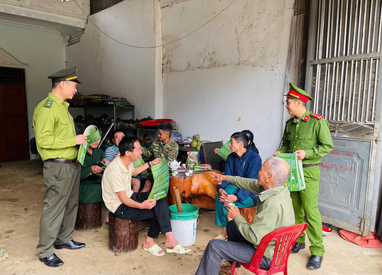 CÔNG AN XÃ HÙNG AN TĂNG CƯỜNG CÔNG TÁC TUYÊN TRUYỀN VỀ BẢO VỆ RỪNG, PCCC RỪNG VÀ BẢO VỆ ĐỘNG VẬT HOANG DÃ
