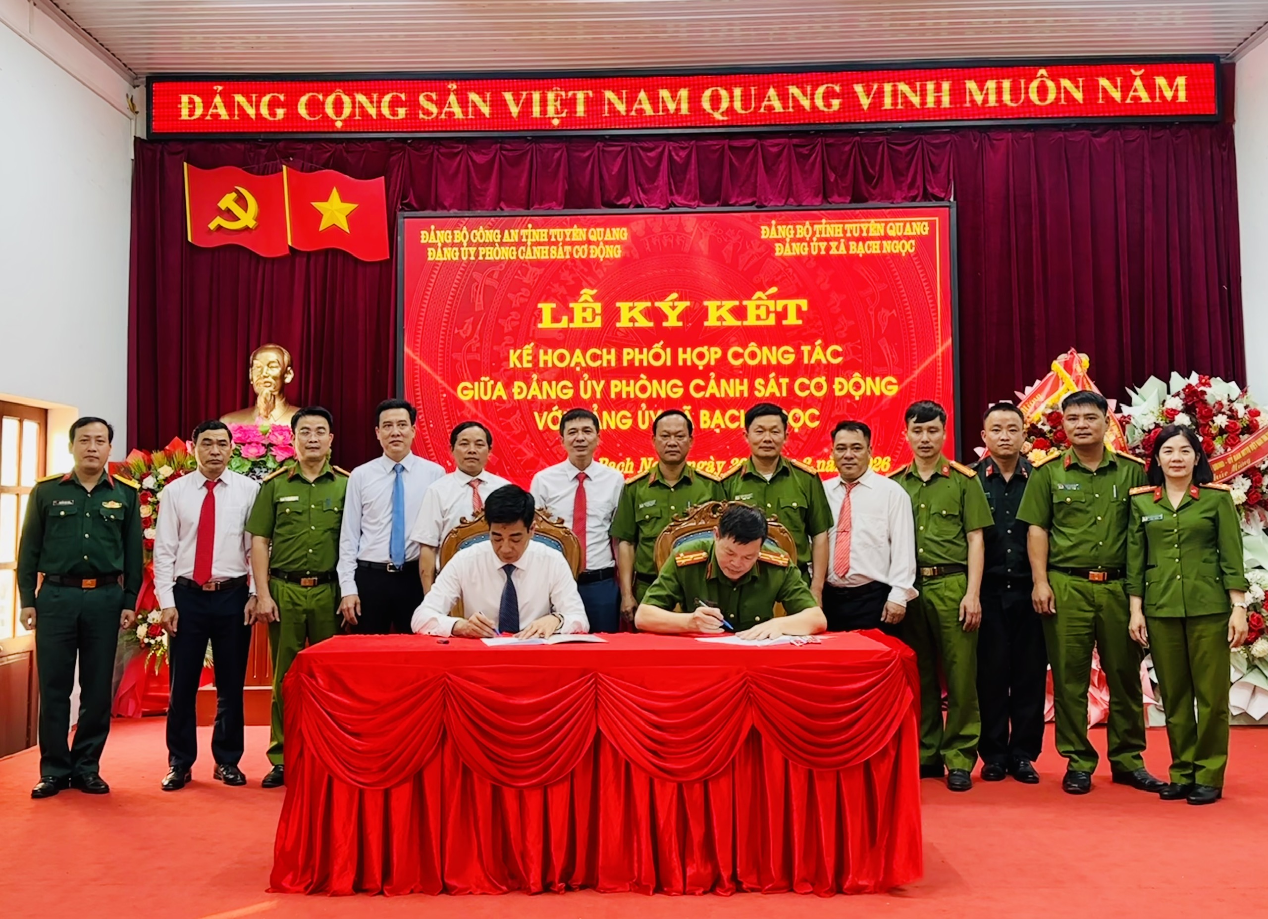 KÝ KẾT CHƯƠNG TRÌNH PHỐI HỢP THỰC HIỆN CÔNG TÁC AN SINH XÃ HỘI, GIẢM NGHÈO BỀN VỮNG