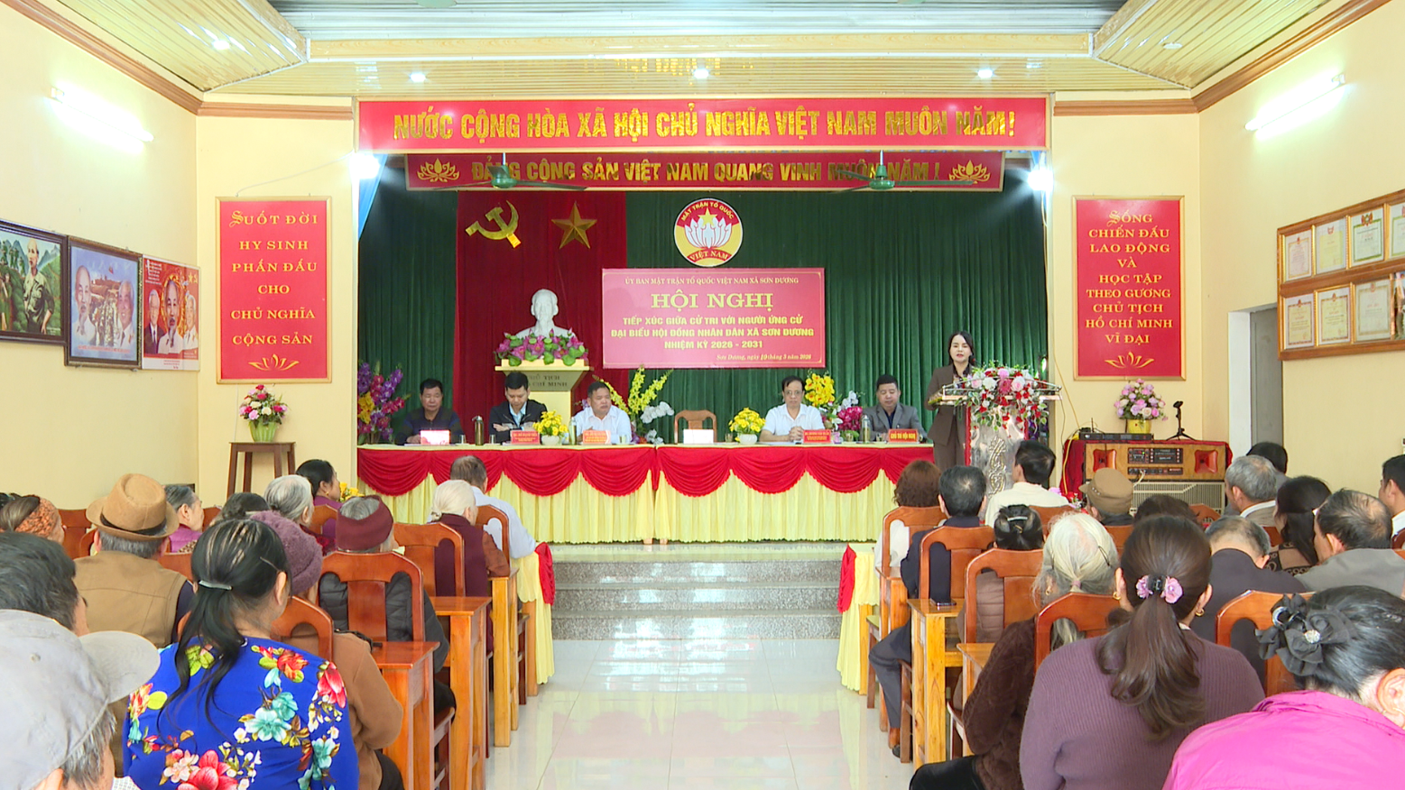 Ứng cử viên đại biểu HĐND xã Sơn Dương (đơn vị số 5) tiếp xúc cử tri tại thôn Đoàn Kết