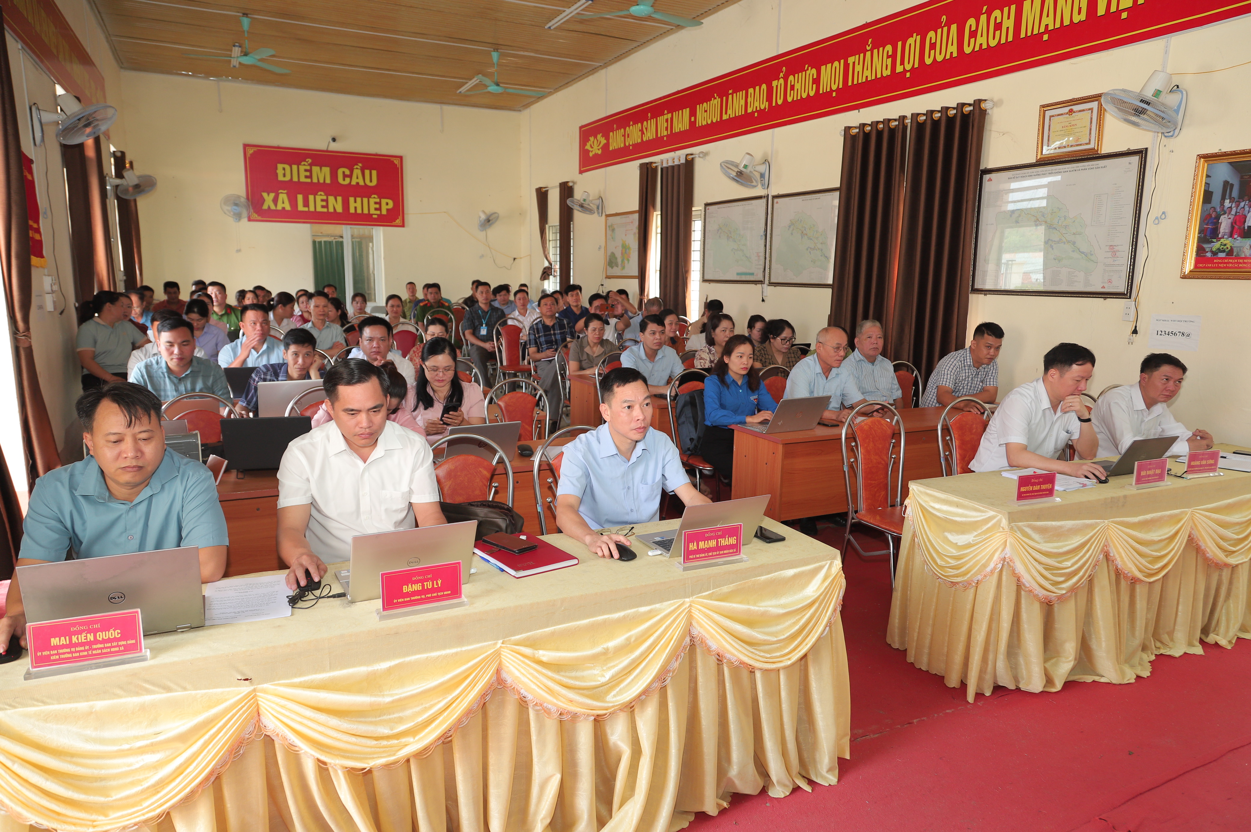 Hội nghị học tập, quán triệt triển khai thực hiện nghị quyết và các văn bản của Đảng