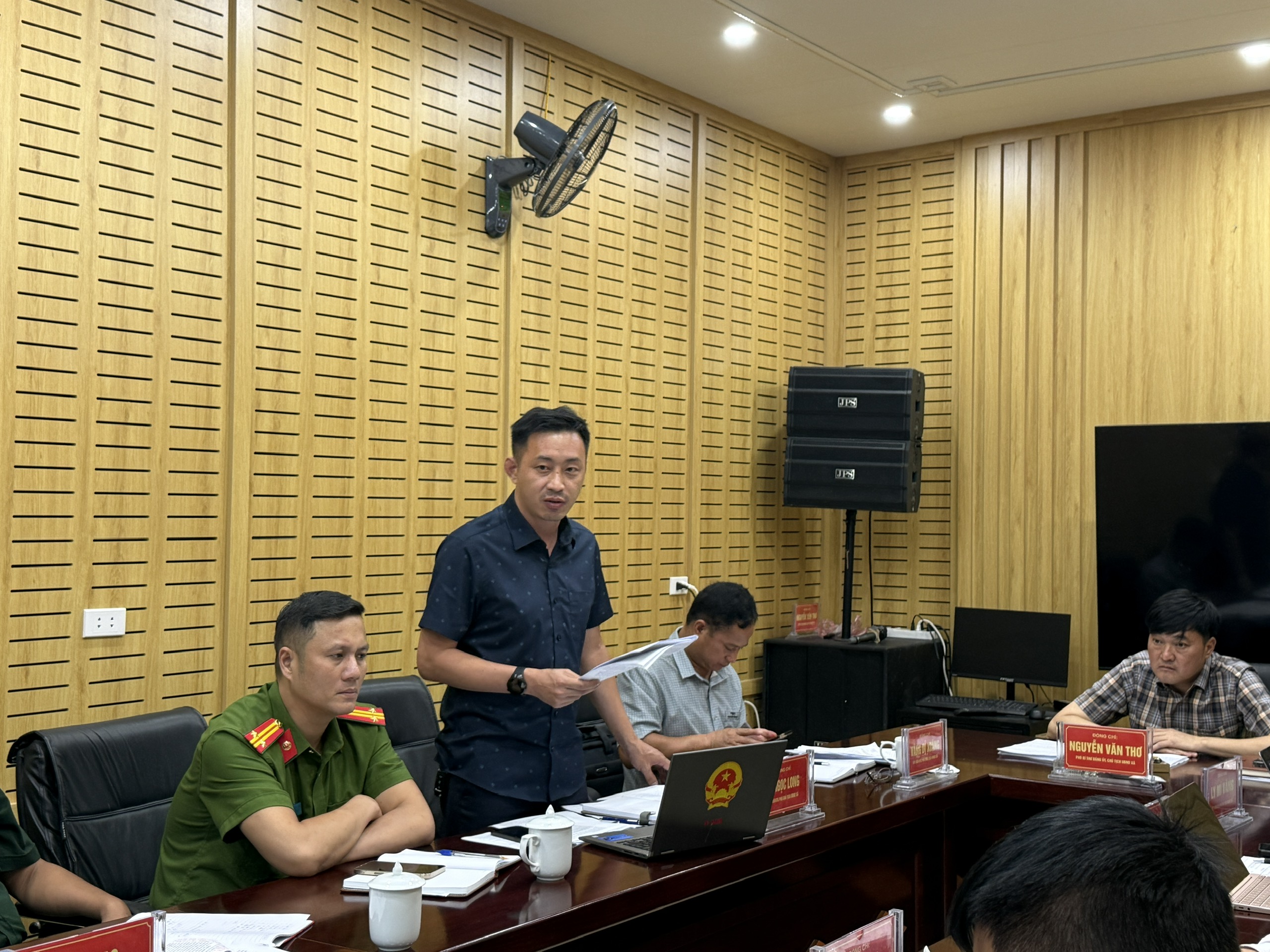 họp 4.jpg