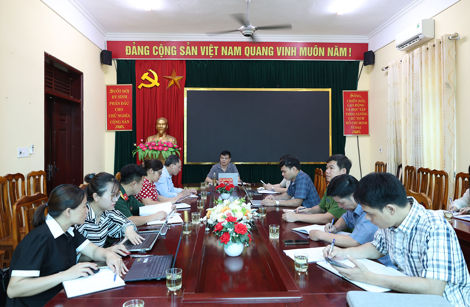 UBND xã họp về công tác phòng chống thiên tai, Phòng thủ dân sự xã Yên Sơn năm 2026