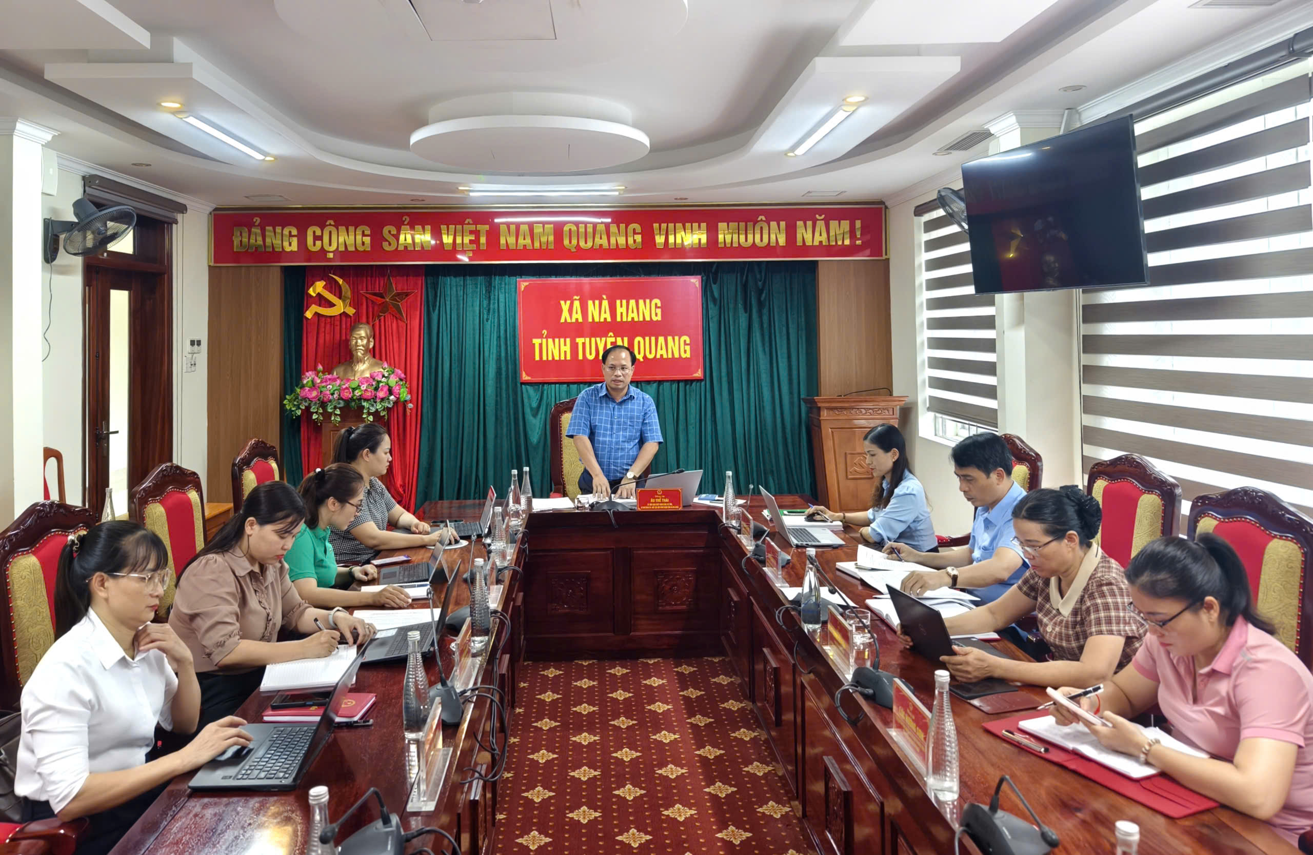 Thường trực HĐND xã Nà Hang họp phiên thường kỳ tháng 8 năm 2026