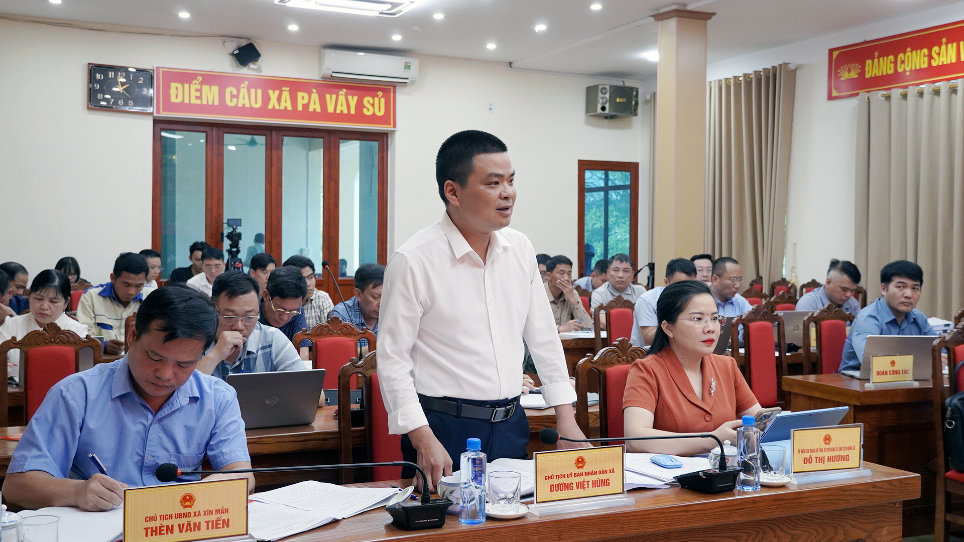 PCT UBND tỉnh vương ngọc h&agrave; kiểm tra tiến độ trường nội tr&uacute; (4).jpg