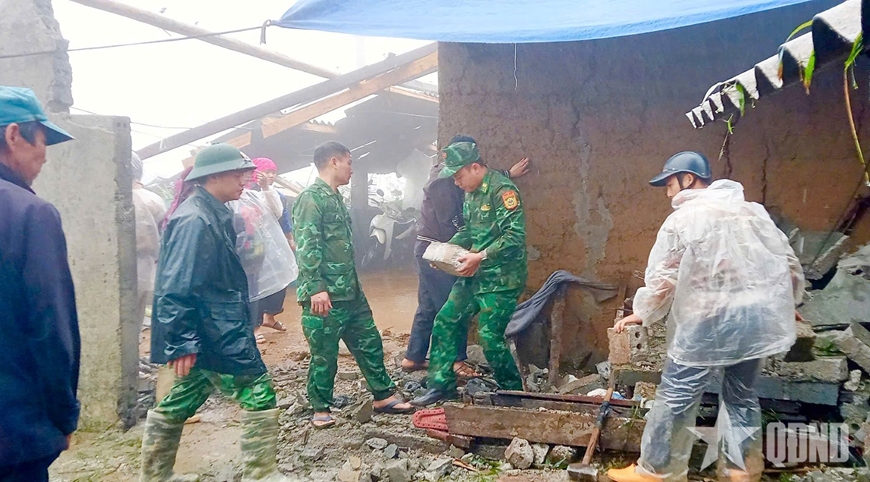 Bộ đội Biên phòng tỉnh Tuyên Quang: Khẩn trương hỗ trợ nhân dân khắc phục hậu quả thiên tai