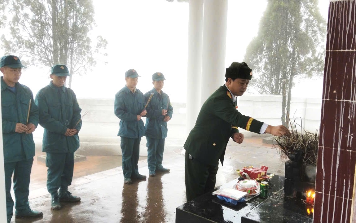 Qu&acirc;n sự sv4.jpg