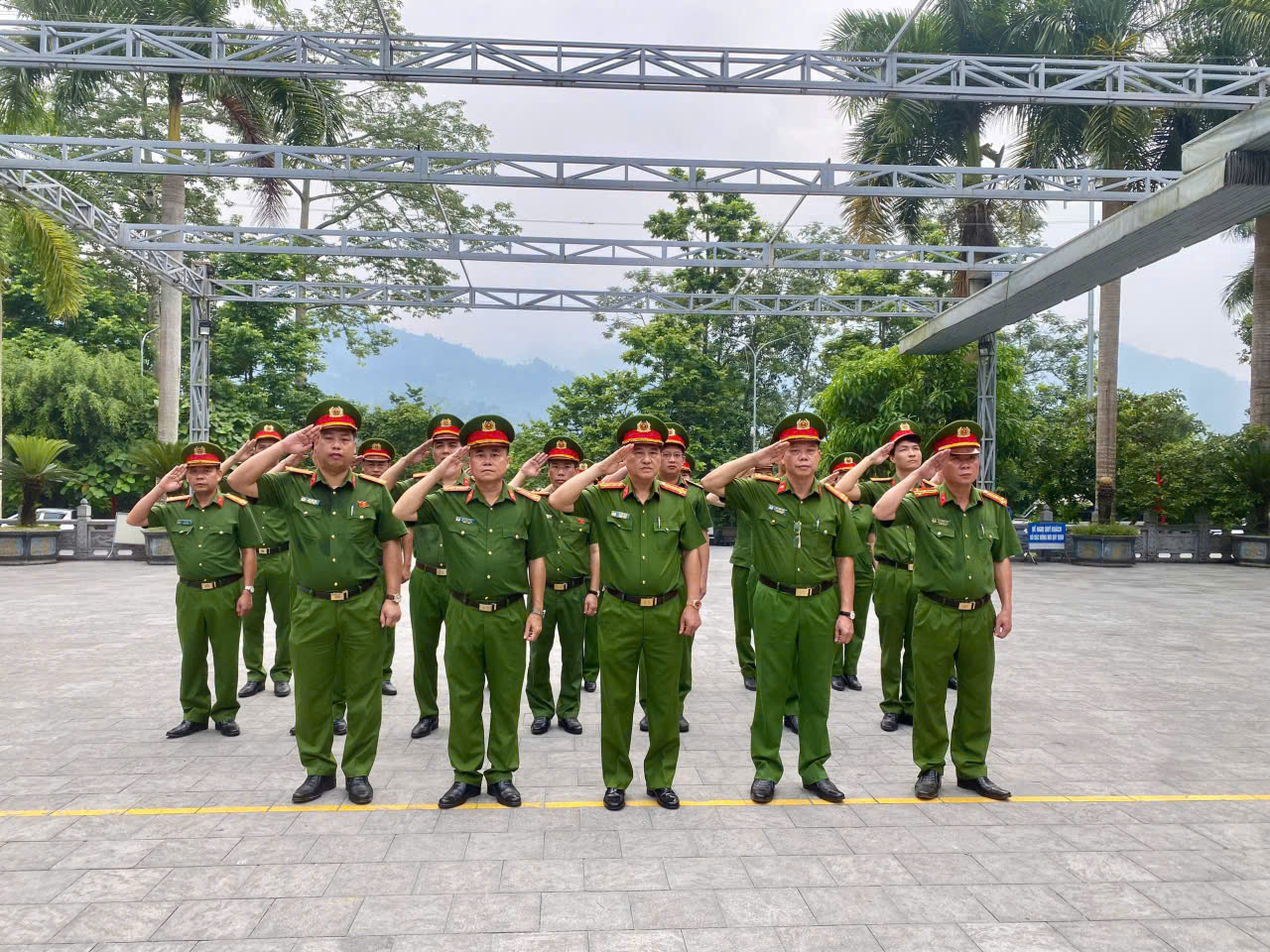 PHÒNG CẢNH SÁT PCCC VÀ CNCH TỔ CHỨC SINH HOẠT CHÍNH TRỊ, TRI ÂN CÁC ANH HÙNG LIỆT SĨ
