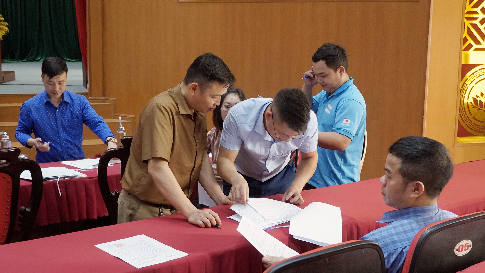 họp t&aacute;i định cư (4).JPG