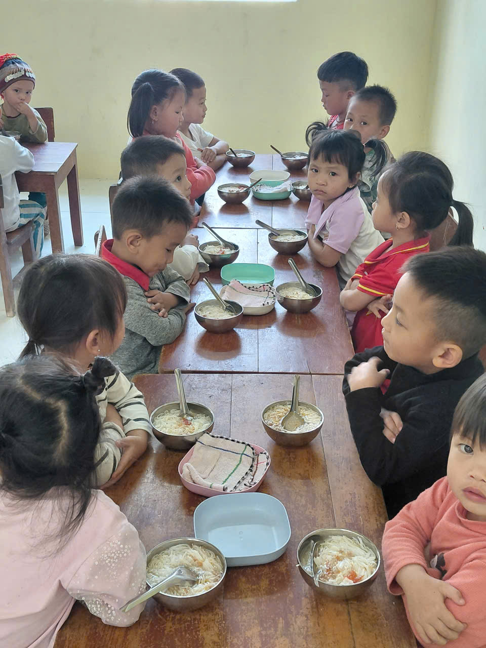 UBND xã Tân Quang kiểm tra công tác chuyên môn, chế độ chính sách, công tác vệ sinh an toàn thực phẩm tại các cơ sở giáo dục năm học 2025-2026
