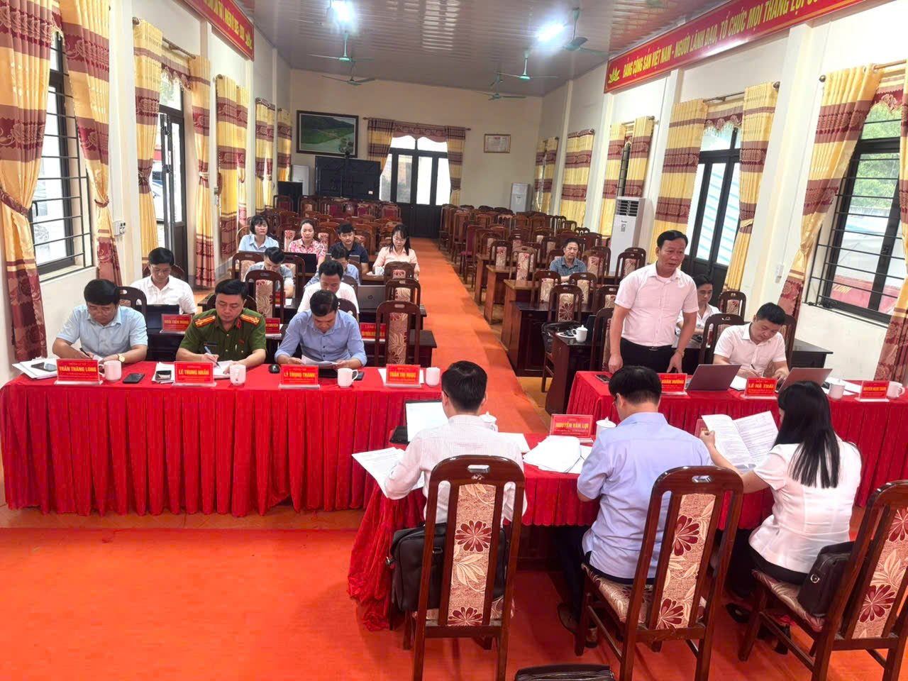 khảo xat 2.jpg