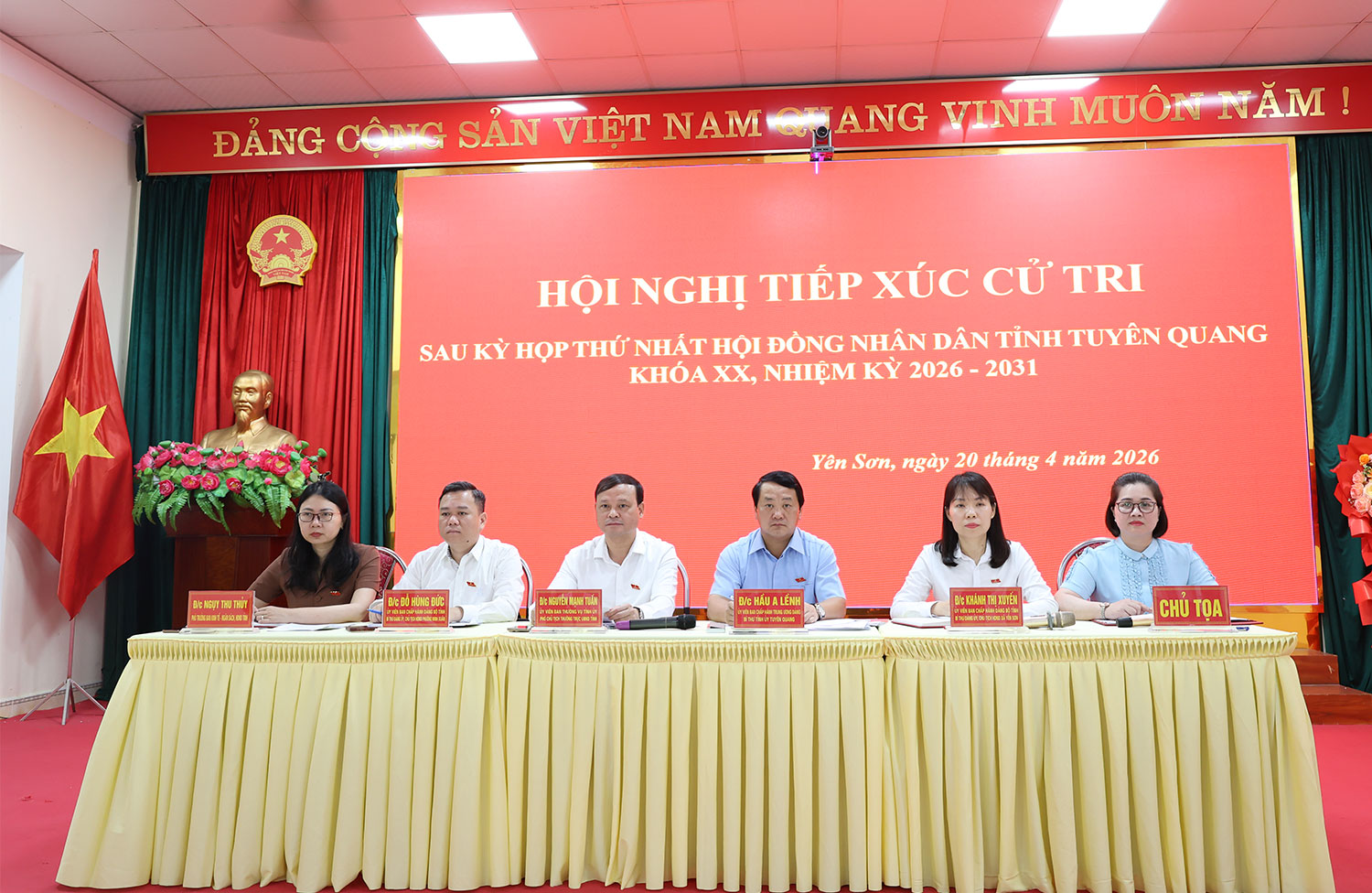 Đồng chí Bí thư Tỉnh ủy tiếp xúc cử tri xã Yên Sơn