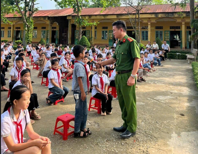 TÂN AN - TUYÊN TRUYỀN PHÒNG CHỐNG ĐUỐI NƯỚC, BẠO LỰC HỌC ĐƯỜNG CHO HỌC SINH