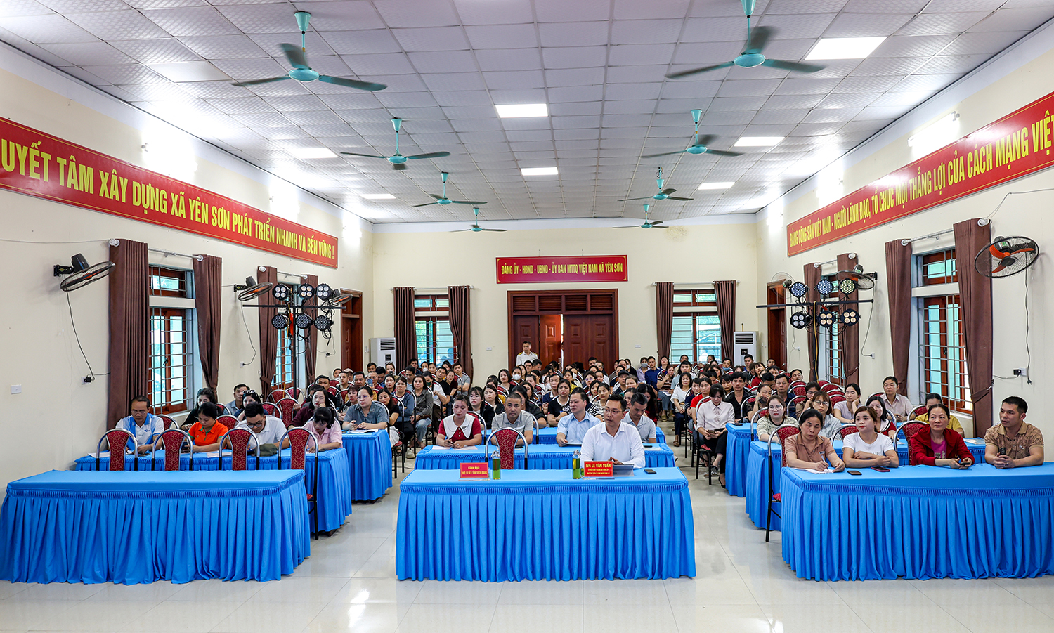 Hội nghị tuyên truyền, hướng dẫn về chế độ chính sách thuế mới đối với hộ kinh doanh trên địa bàn xã Yên Sơn