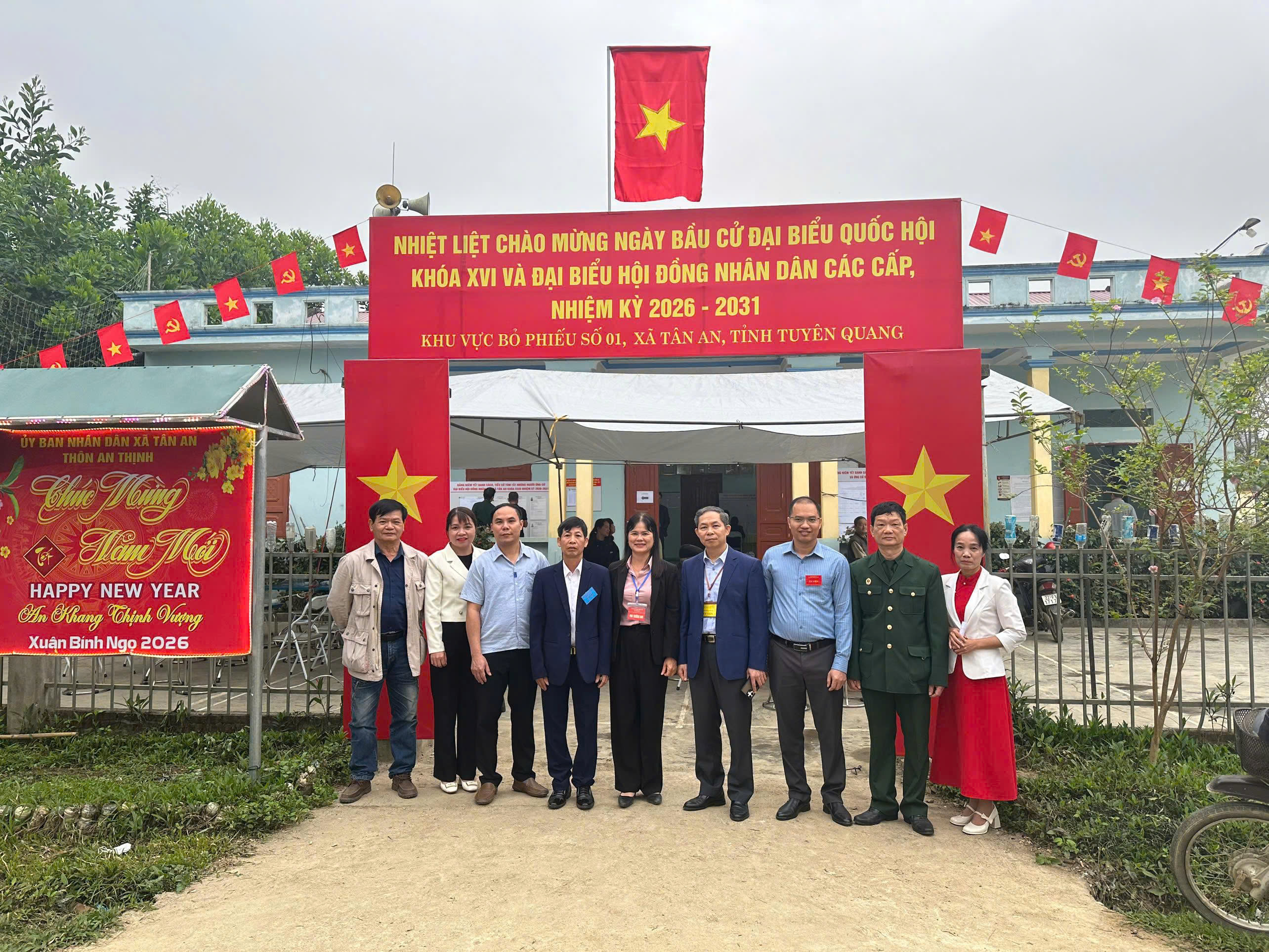 Cử tri cơ quan Sở Khoa học và Công nghệ tích cực đi bầu cử sớm