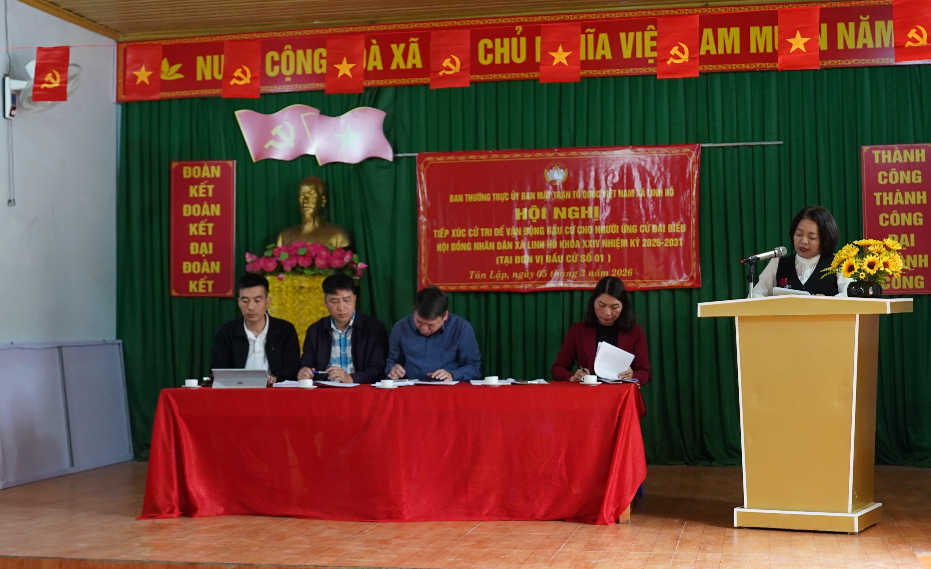 Tiếp x&uacute;c 5,.JPG