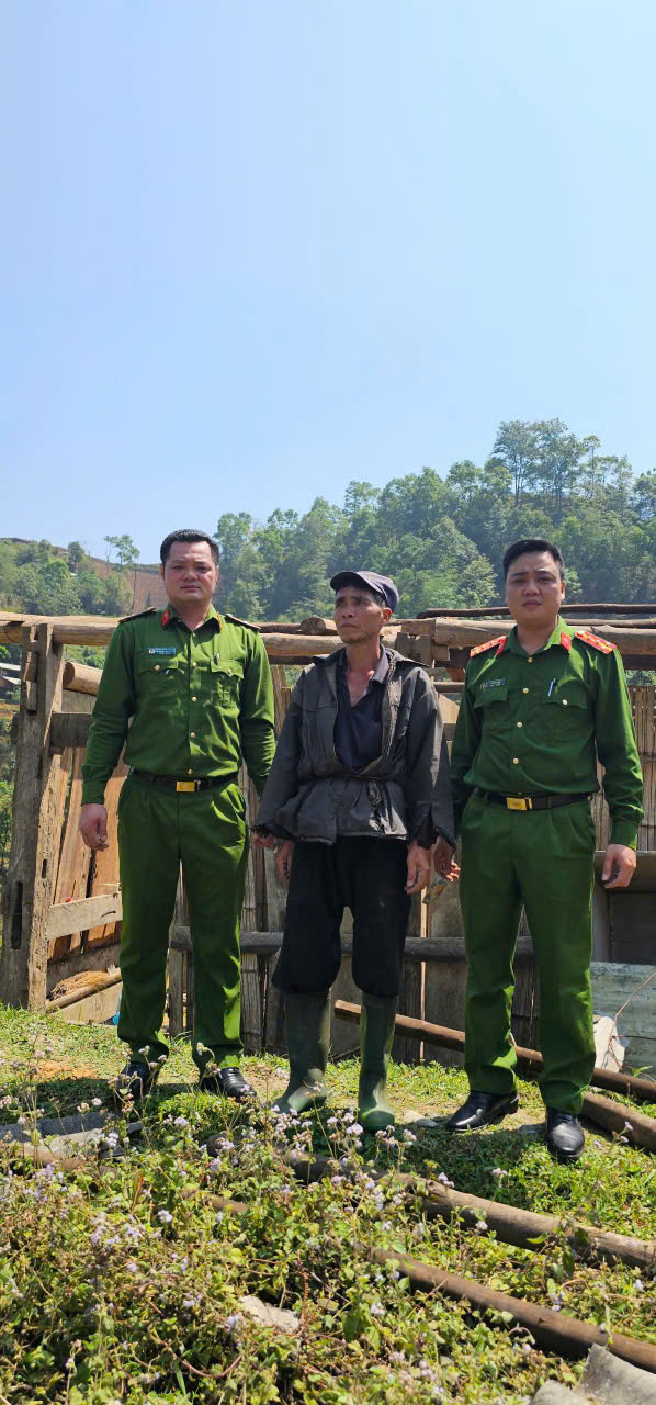 KỊP THỜI HỖ TRỢ NGƯỜI DÂN BỊ THIỆT HẠI DO LỐC XOÁY 