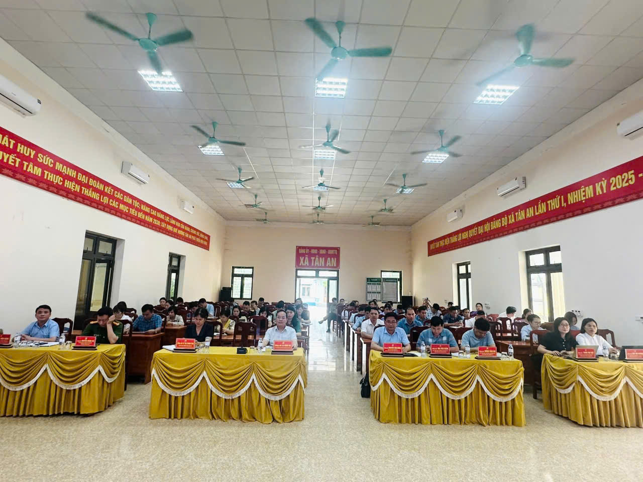 XÃ TÂN AN THAM DỰ TRỰC TUYẾN HỘI NGHỊ TOÀN QUỐC NGHIÊN CỨU, HỌC TẬP, QUÁN TRIỆT VÀ TRIỂN KHAI NGHỊ QUYẾT HỘI NGHỊ LẦN THỨ HAI BAN CHẤP HÀNH TRUNG ƯƠNG ĐẢNG KHÓA XIV 