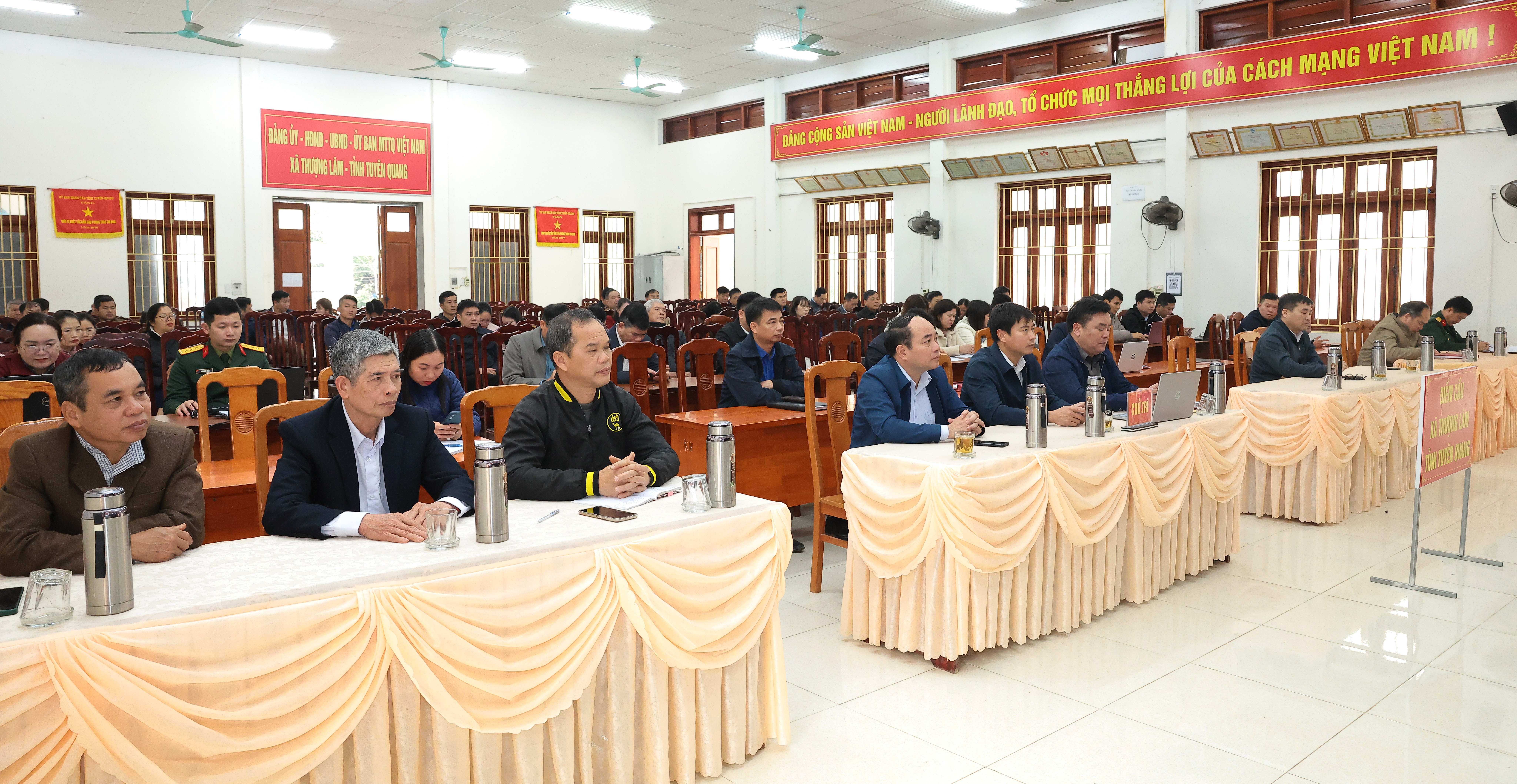 Đảng ủy xã Thượng Lâm tham dự hội nghị nghiên cứu,, học tập, quán triệt, tuyên truyền triển khai thực hiện Nghị quyết Đại hội đại biểu toàn quốc lần thứ XIV của Đảng