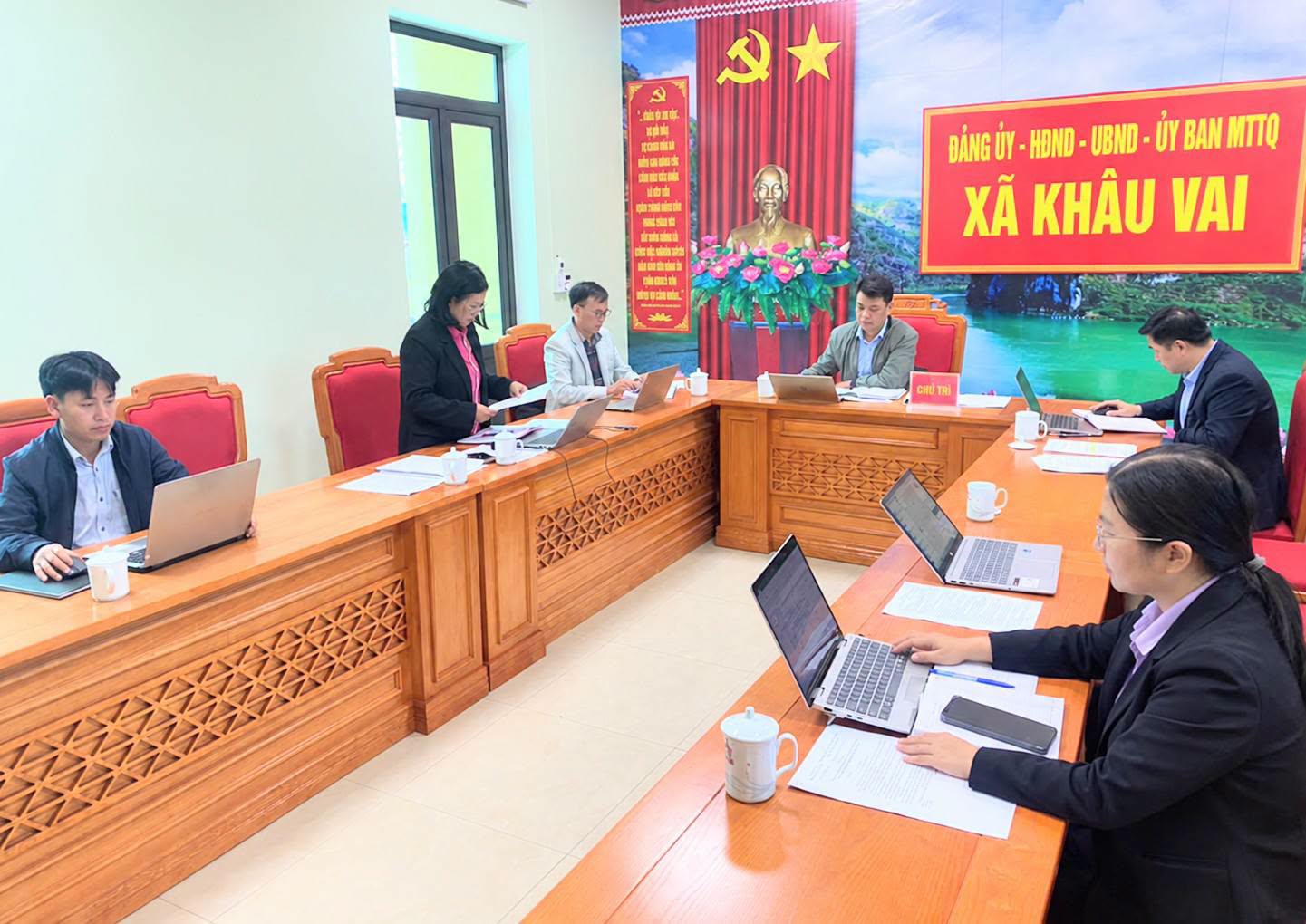 UBND xã Khâu Vai họp phiên thường kỳ tháng 10 năm 2026