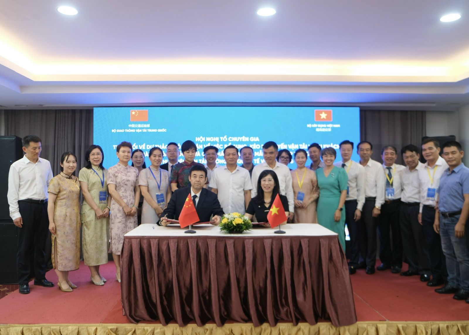 Tăng cường kết nối cửa khẩu, thúc đẩy vận tải đường bộ Việt Nam - Trung Quốc