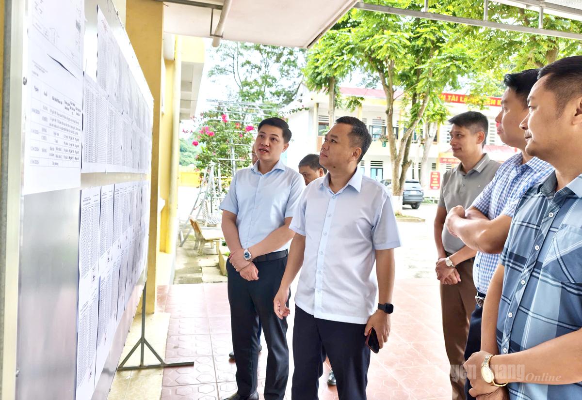 Phó Chủ tịch UBND tỉnh Đỗ Hùng Đức kiểm tra công tác chuẩn bị Kỳ thi tốt nghiệp THPT tại Quản Bạ