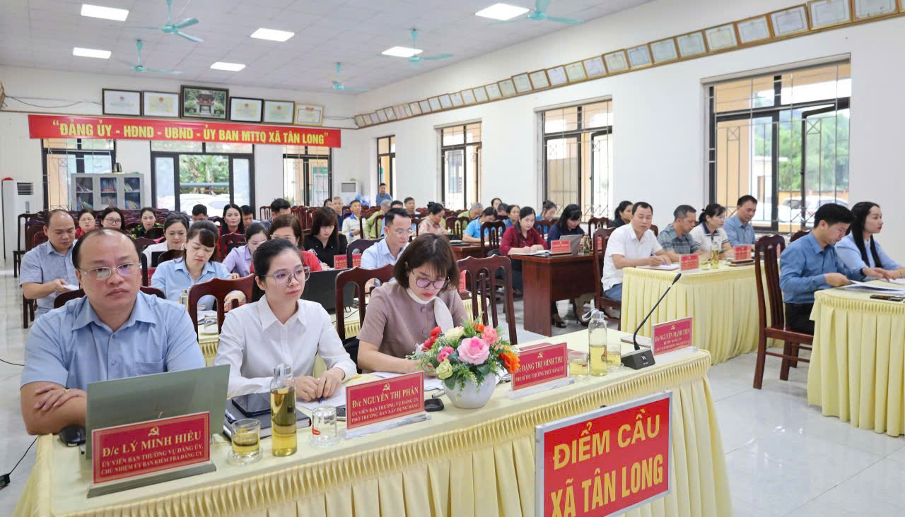 Xã Tân Long tổ chức Hội nghị nghiên cứu, học tập, quán triệt và triển khai thực hiện Các văn bản của Đảng