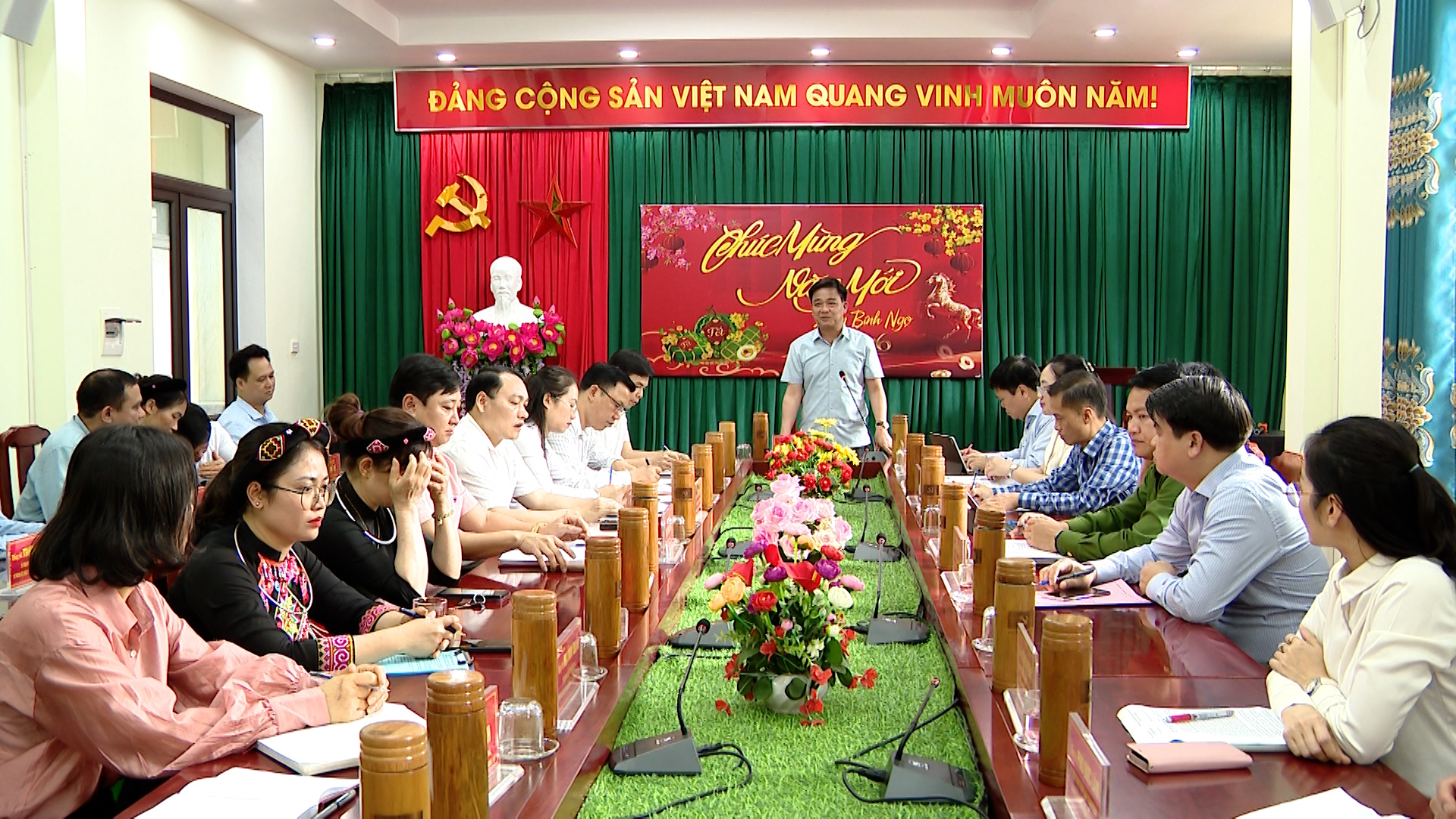 Đồng chí Nguyễn Hưng Vượng, Uỷ viên Ban Thường vụ Tỉnh uỷ, Chủ nhiệm Ủy ban Kiểm tra Tỉnh ủy làm việc tại xã Minh Quang