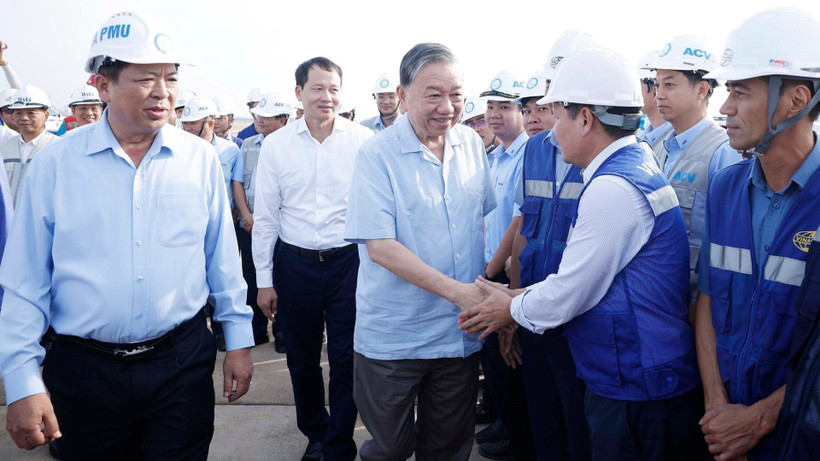 Tổng Bí thư Tô Lâm làm việc tại công trường Cảng hàng không quốc tế Long Thành
