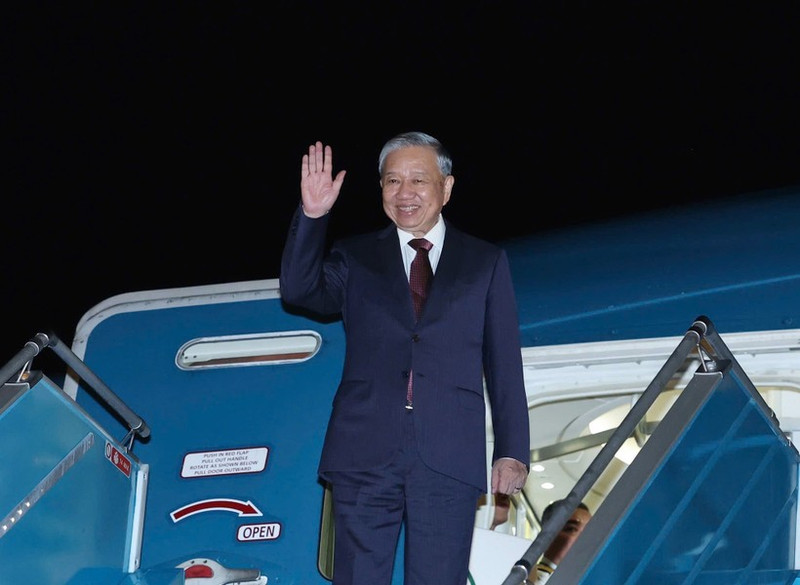 Party chief leaves Ha Noi for state visit to DPRK
