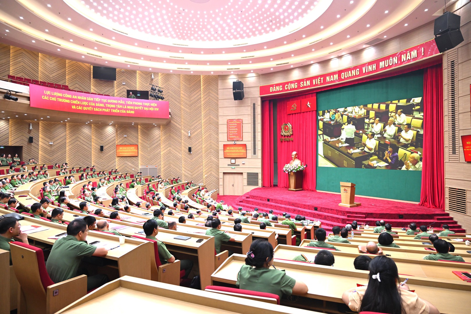 HỘI NGHỊ TOÀN QUỐC QUÁN TRIỆT MỘT SỐ NGHỊ QUYẾT, CHỈ THỊ CỦA BỘ CHÍNH TRỊ