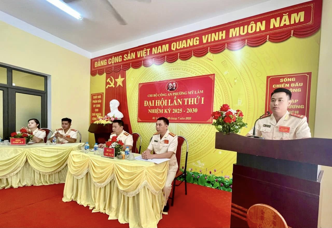 ĐẠI HỘI CHI BỘ CÔNG AN PHƯỜNG MỸ LÂM LẦN THỨ I, NHIỆM KỲ 2025 - 2030 THÀNH CÔNG TỐT ĐẸP
